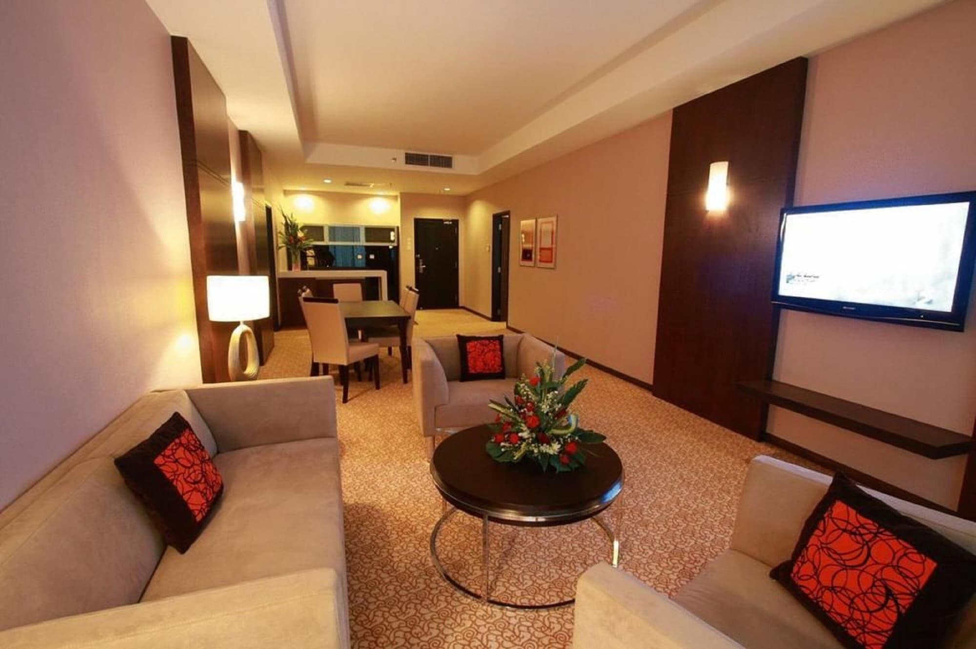 Grand Paragon Hotel