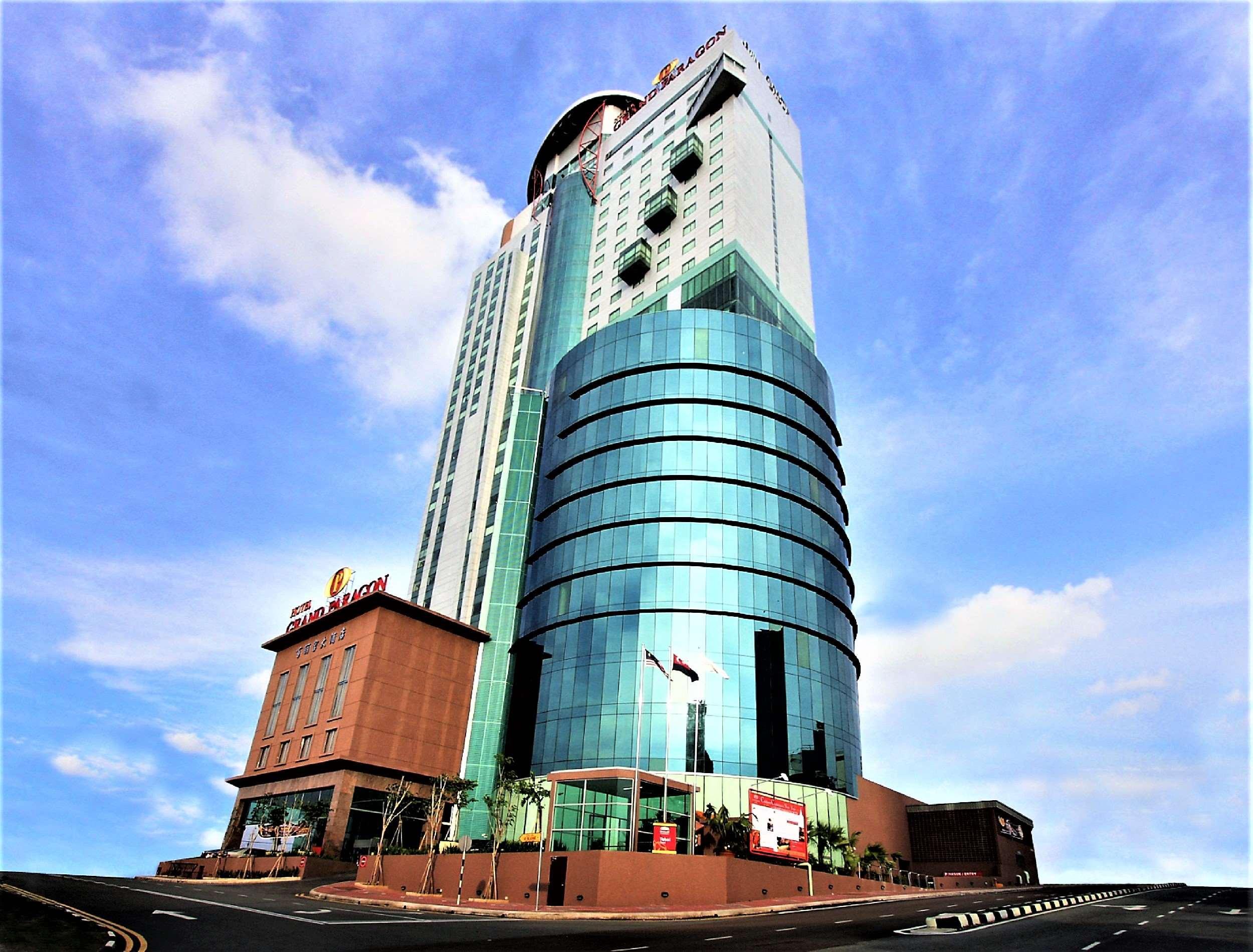 Grand Paragon Hotel