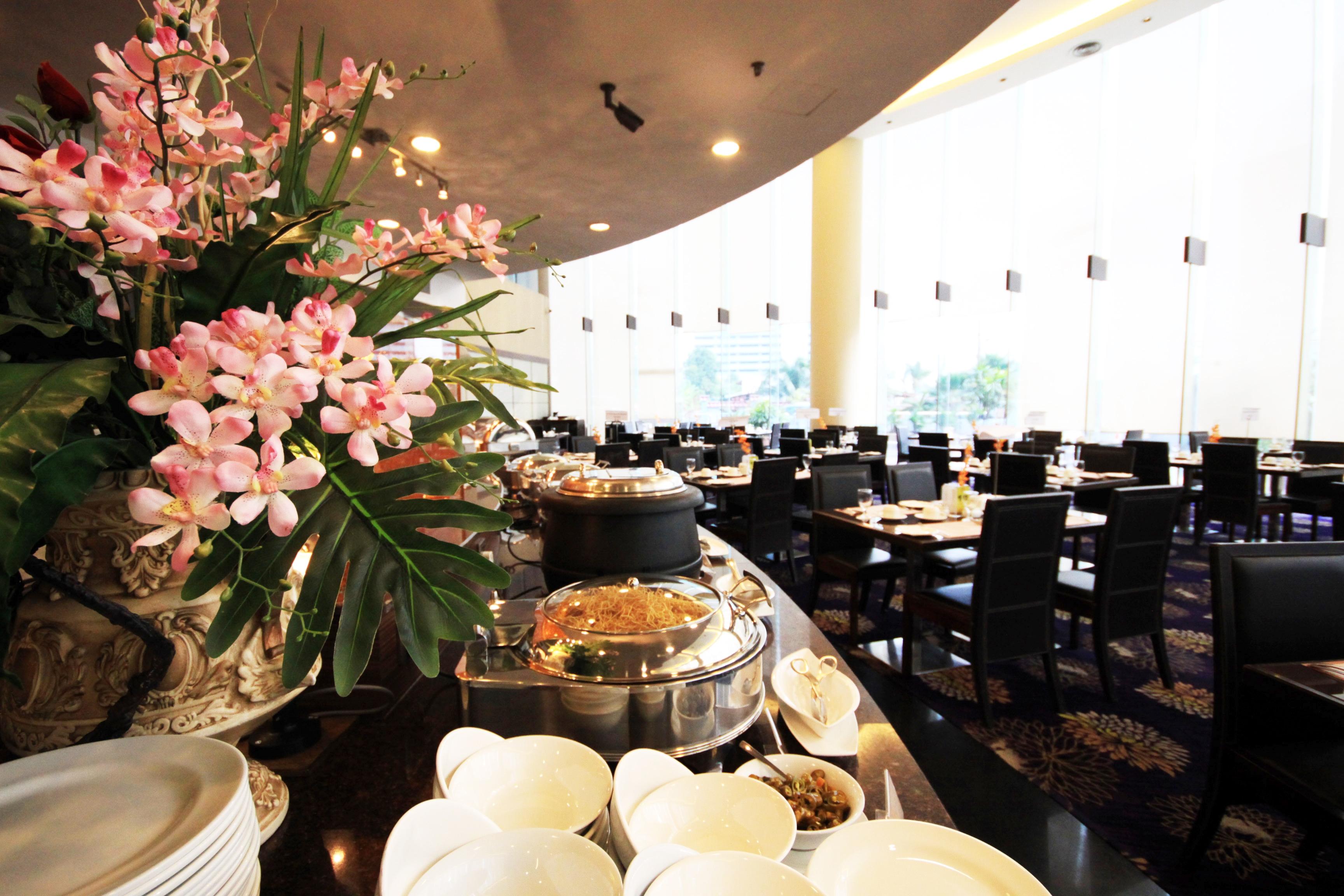Grand Paragon Hotel