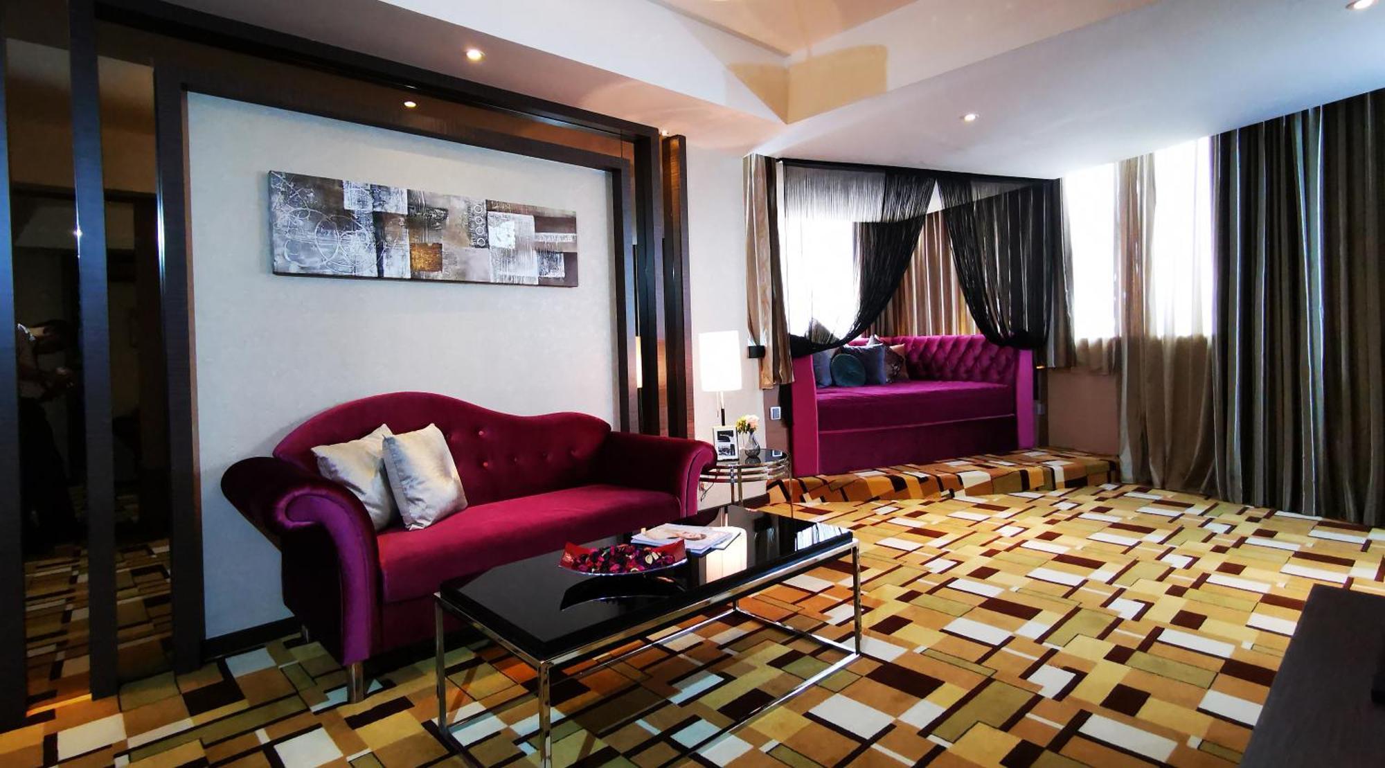 Hotel Grand Paragon