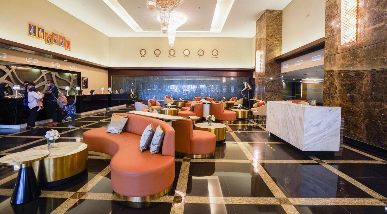 Grand Paragon Hotel